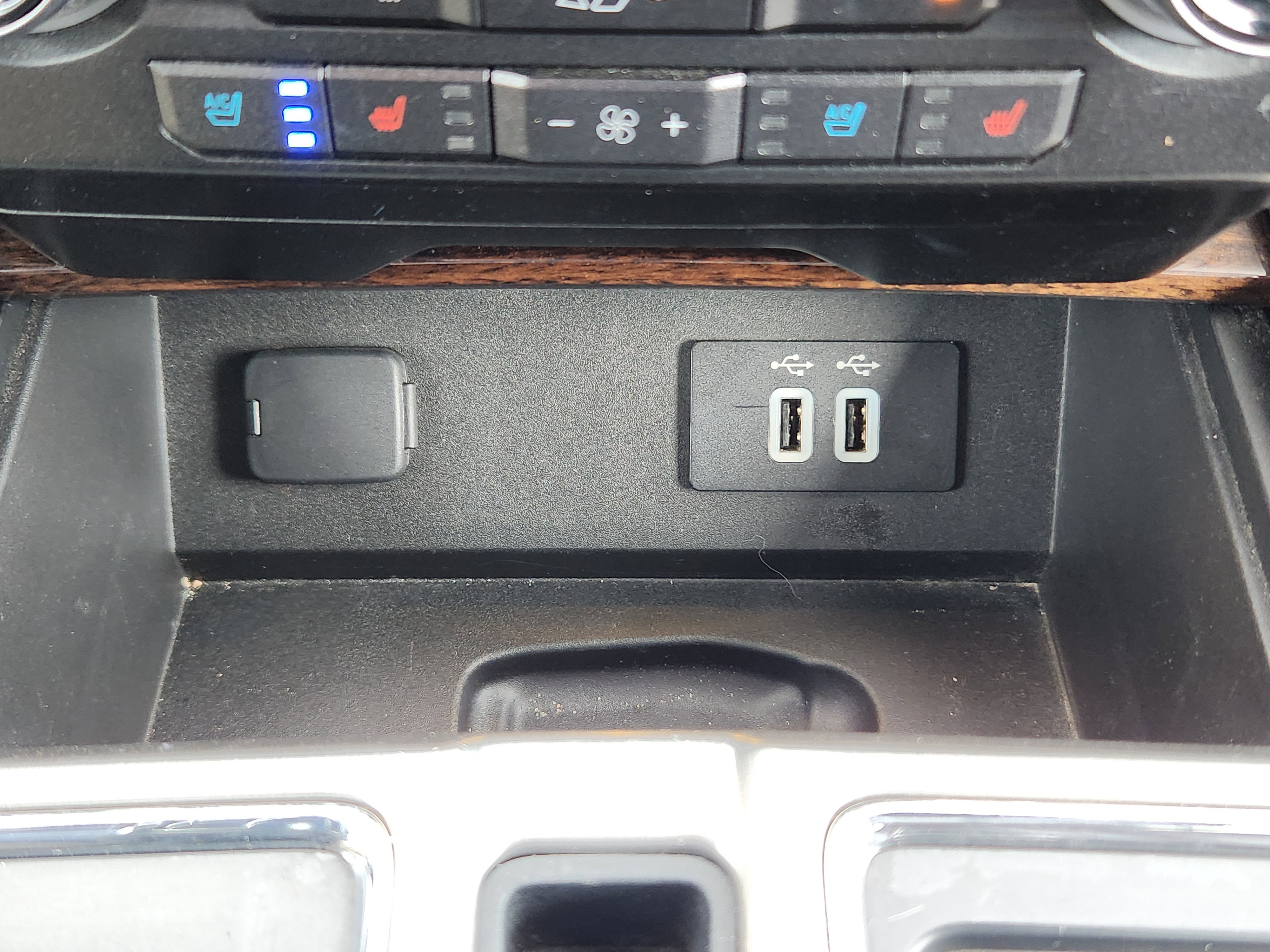 Used 2016 Ford F150 Platinum w/ Equipment Group 701A Luxury AWD/4WD image 30