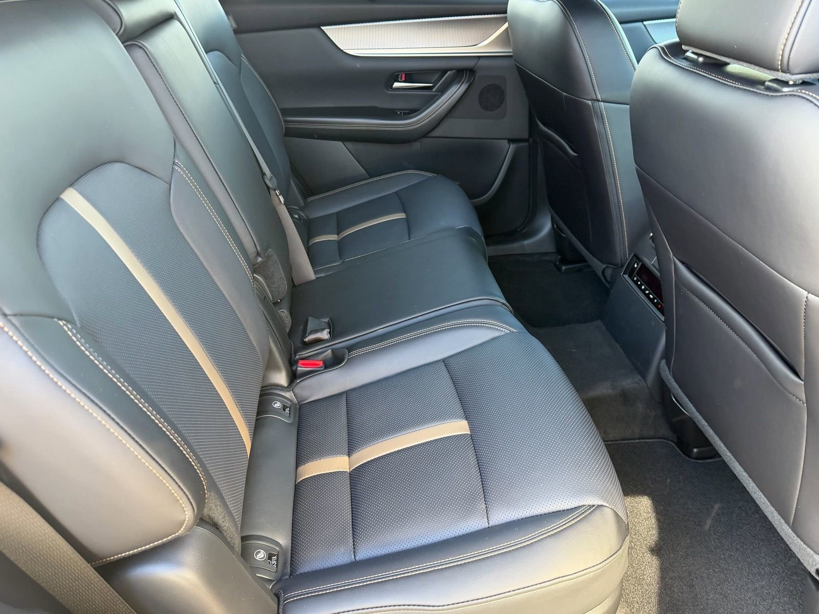 New 2026 MAZDA CX-90 Plug-In Hybrid w/ Premium Plus image 16