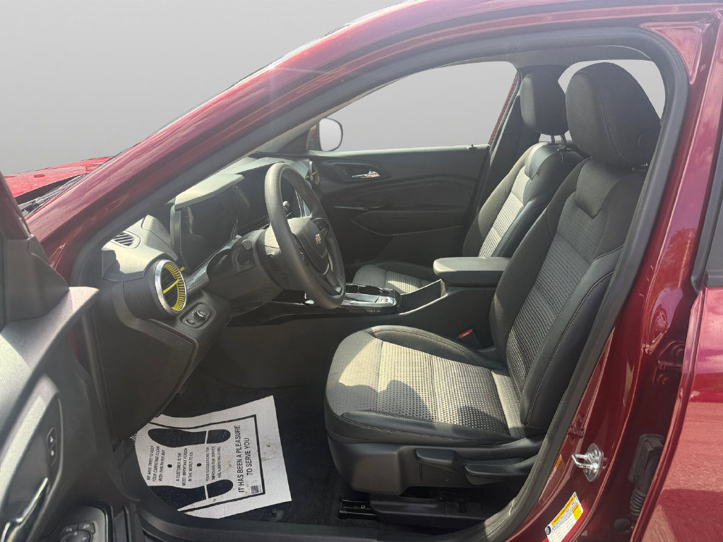 Used 2025 Chevrolet Trax LT FWD image 10