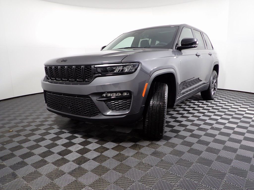 New 2025 Jeep Grand Cherokee Limited image 11