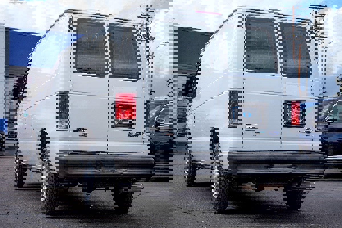 Used 2013 Ford E-150 and Econoline 150 image 6