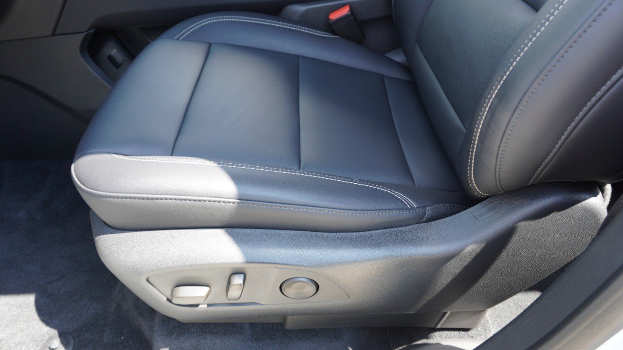 Used 2025 GMC Acadia Elevation w/ Elevation Premium Package FWD image 23