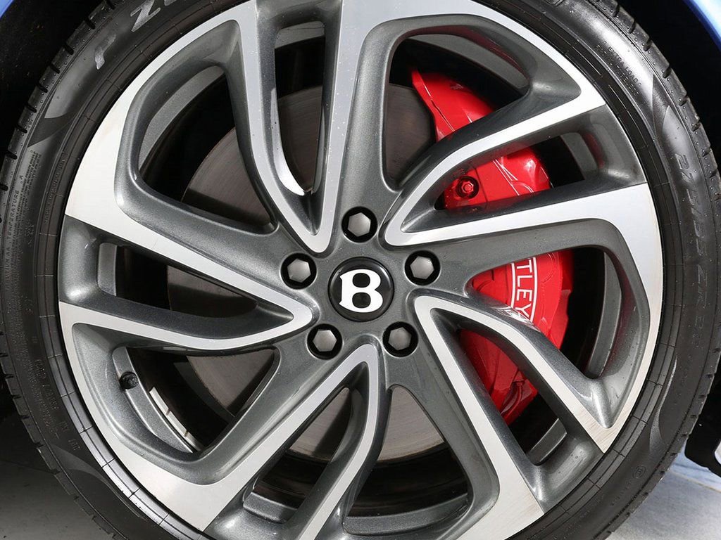 Used 2025 Bentley Flying Spur Plug-In Hybrid image 6