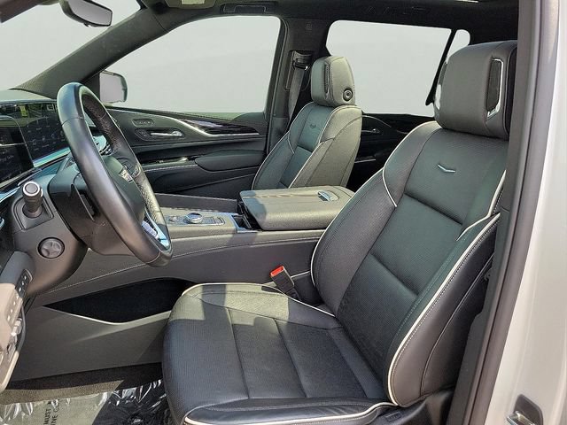 Used 2022 Cadillac Escalade ESV Sport w/ Touring Package AWD/4WD image 18