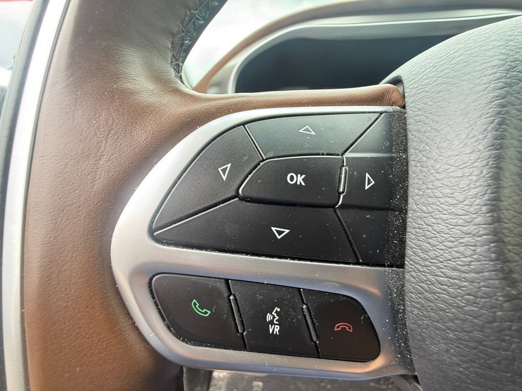 Used 2018 Chrysler Pacifica Limited FWD image 14