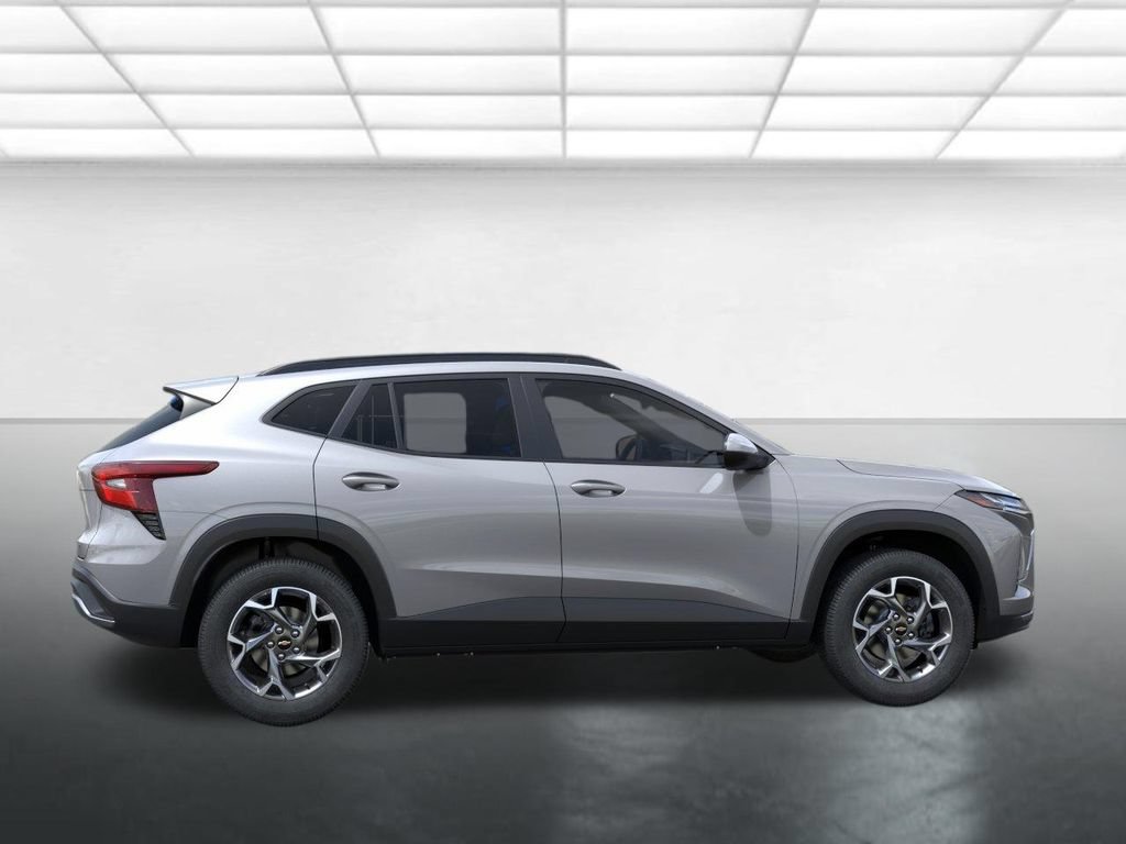 New 2026 Chevrolet Trax LT w/ Sunroof Package FWD image 6