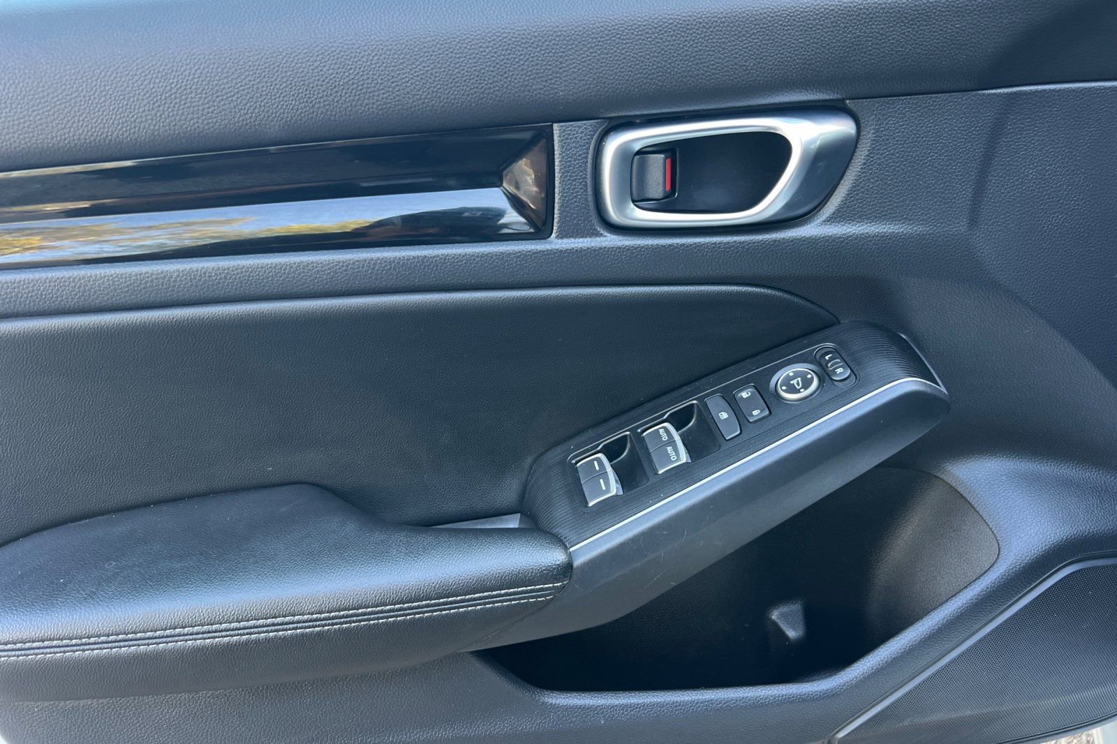 Used 2022 Honda Civic Sport Touring image 11