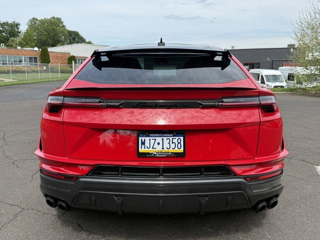 Used 2024 Lamborghini Urus Performante AWD/4WD image 10