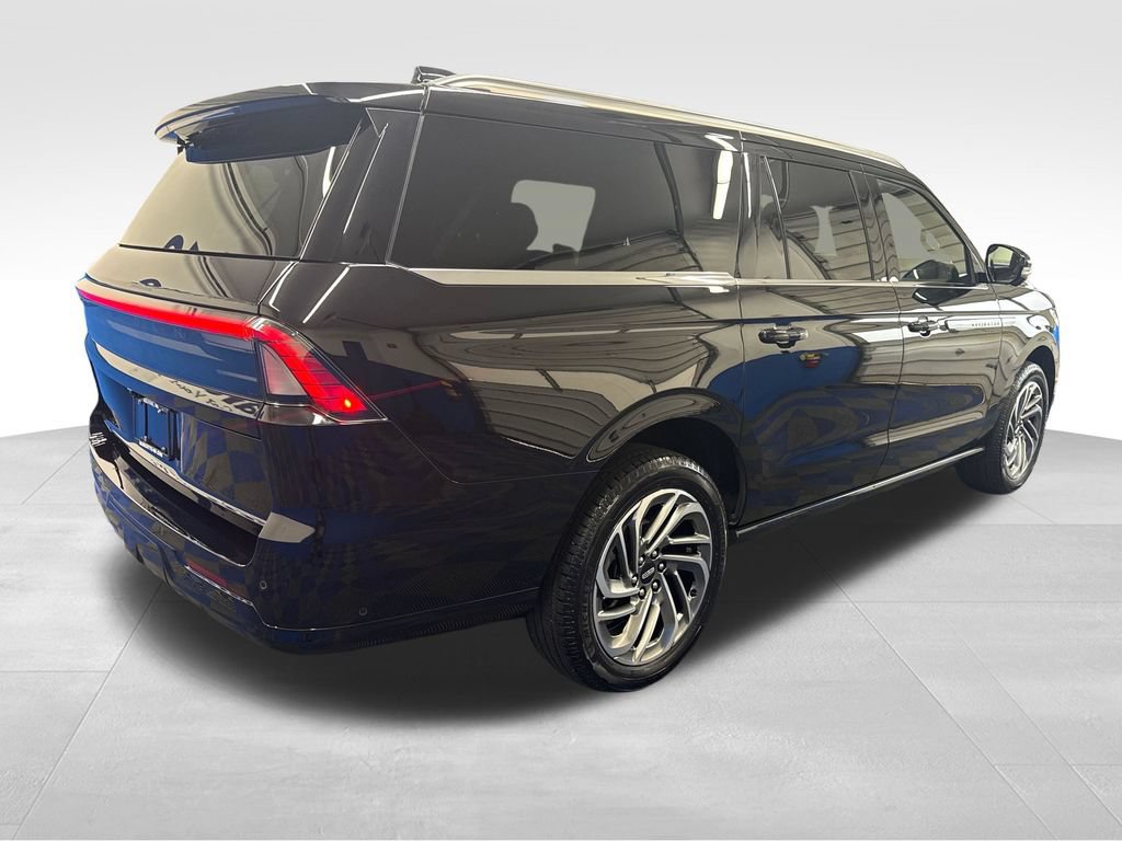 Used 2025 Lincoln Navigator L Reserve AWD/4WD image 5