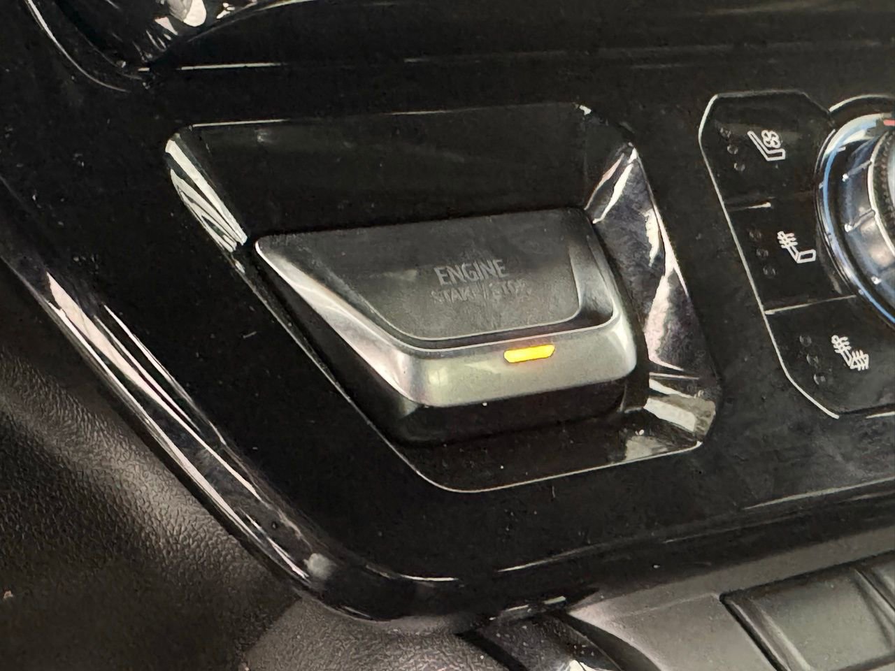 Used 2024 GMC Sierra 2500 AT4 w/ Technology Package image 21