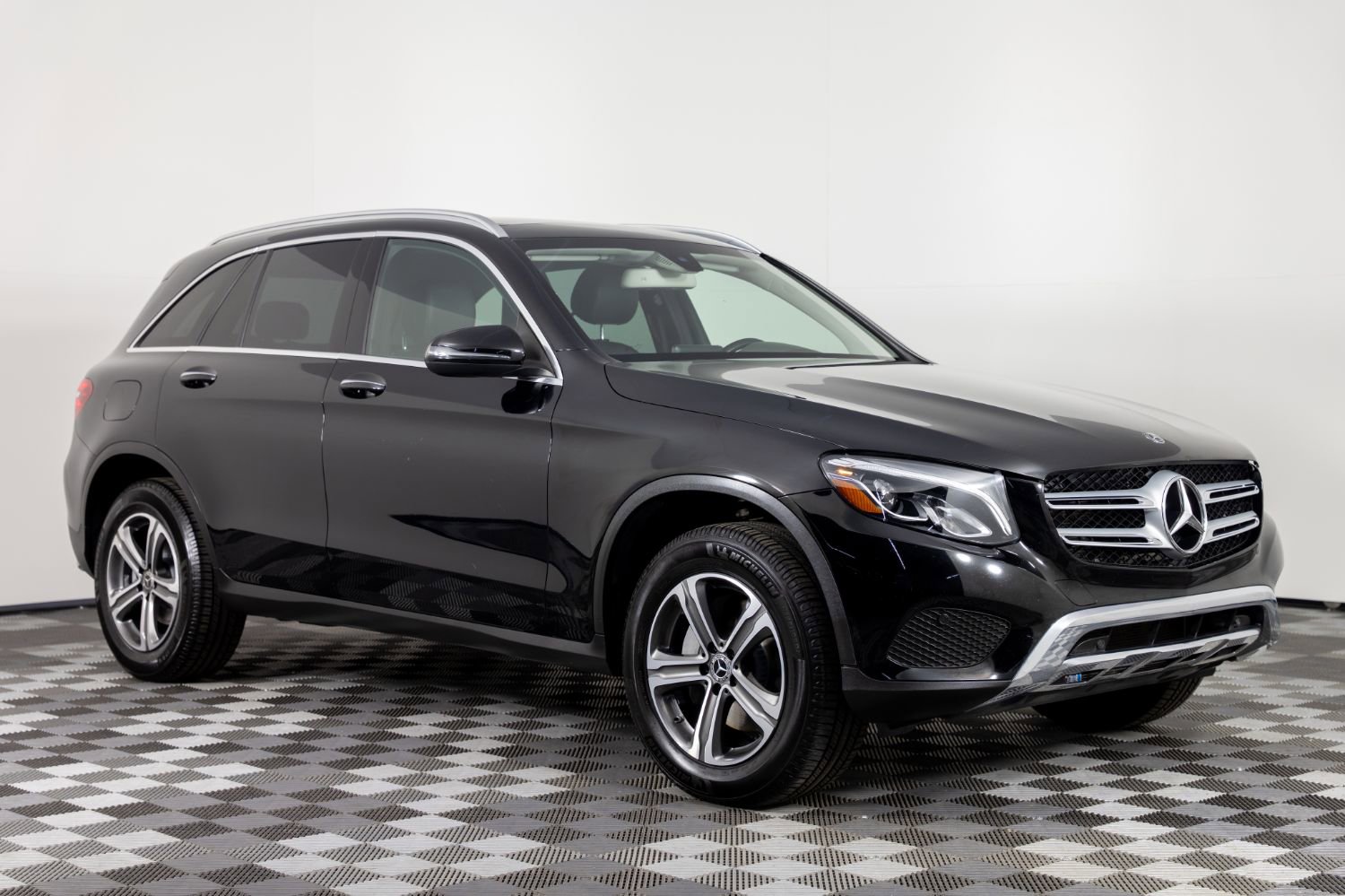 Used 2019 Mercedes-Benz GLC 300 4MATIC w/ Premium Package image 11