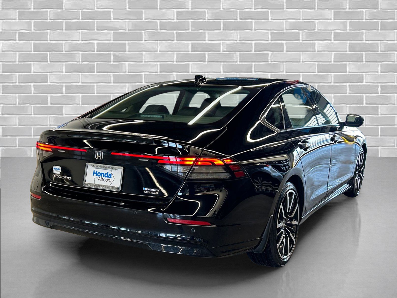 Used 2023 Honda Accord Touring image 5