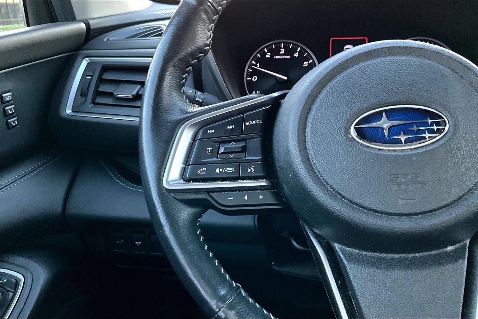Used 2024 Subaru Ascent Limited w/ Technology Package AWD/4WD image 13