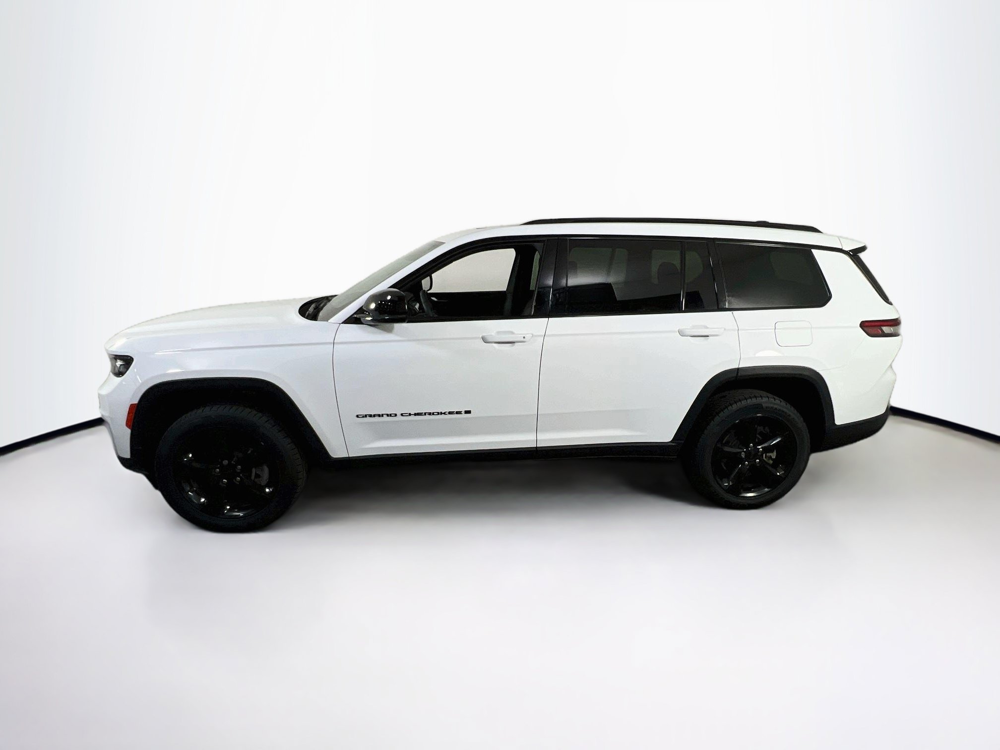 Used 2023 Jeep Grand Cherokee L Laredo AWD/4WD image 8