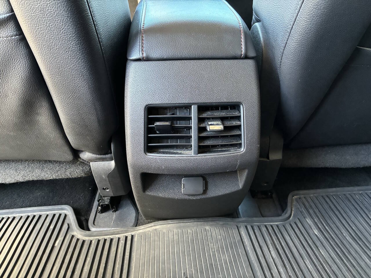 Used 2013 Ford Edge SEL FWD image 18