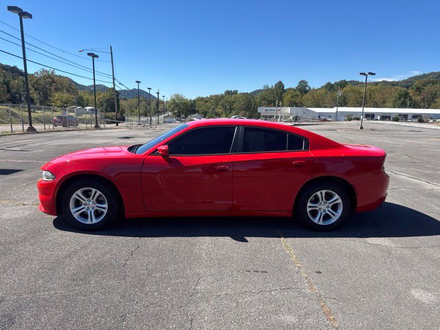 Used 2017 Dodge Charger SE RWD image 5