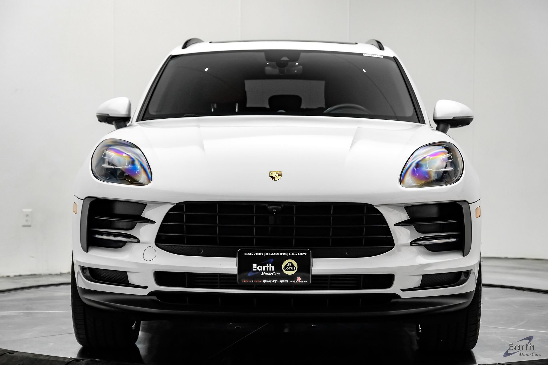 Used 2021 Porsche Macan AWD/4WD image 28