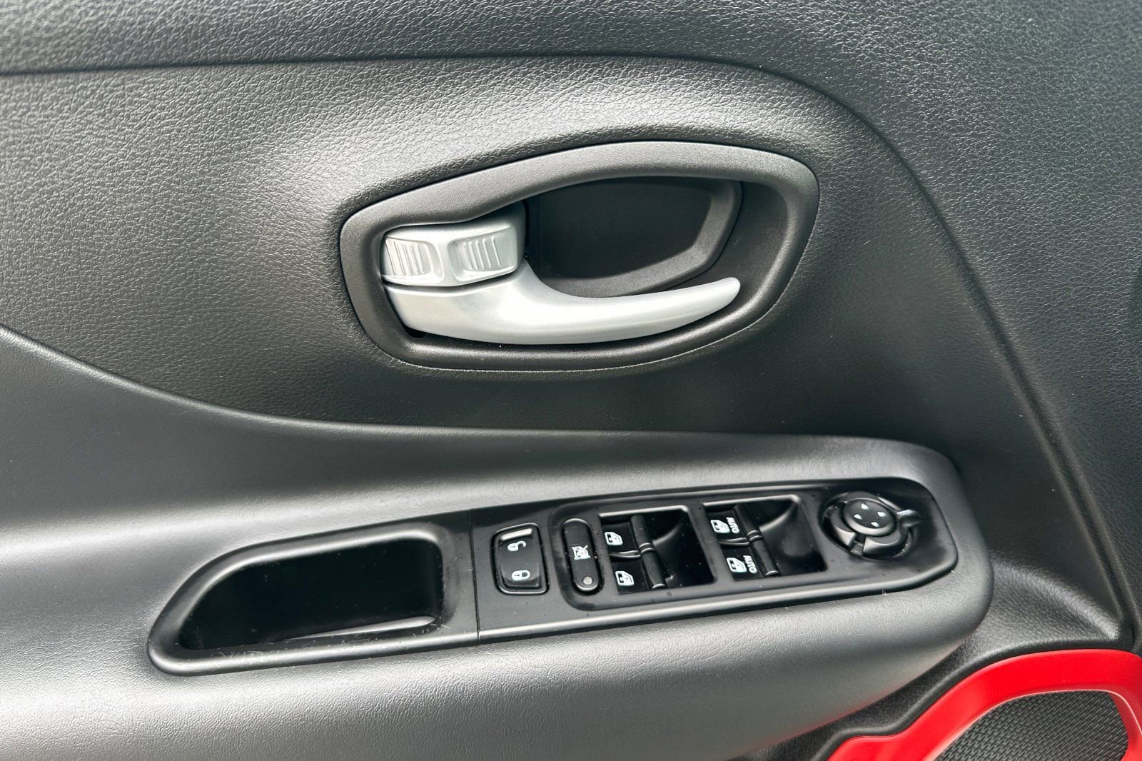 Used 2023 Jeep Renegade Trailhawk image 10