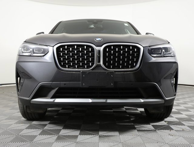 Used 2024 BMW X4 xDrive30i image 2
