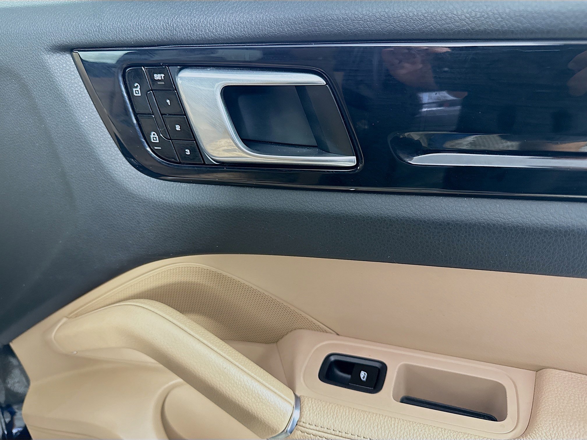 Used 2020 Porsche Cayenne image 29