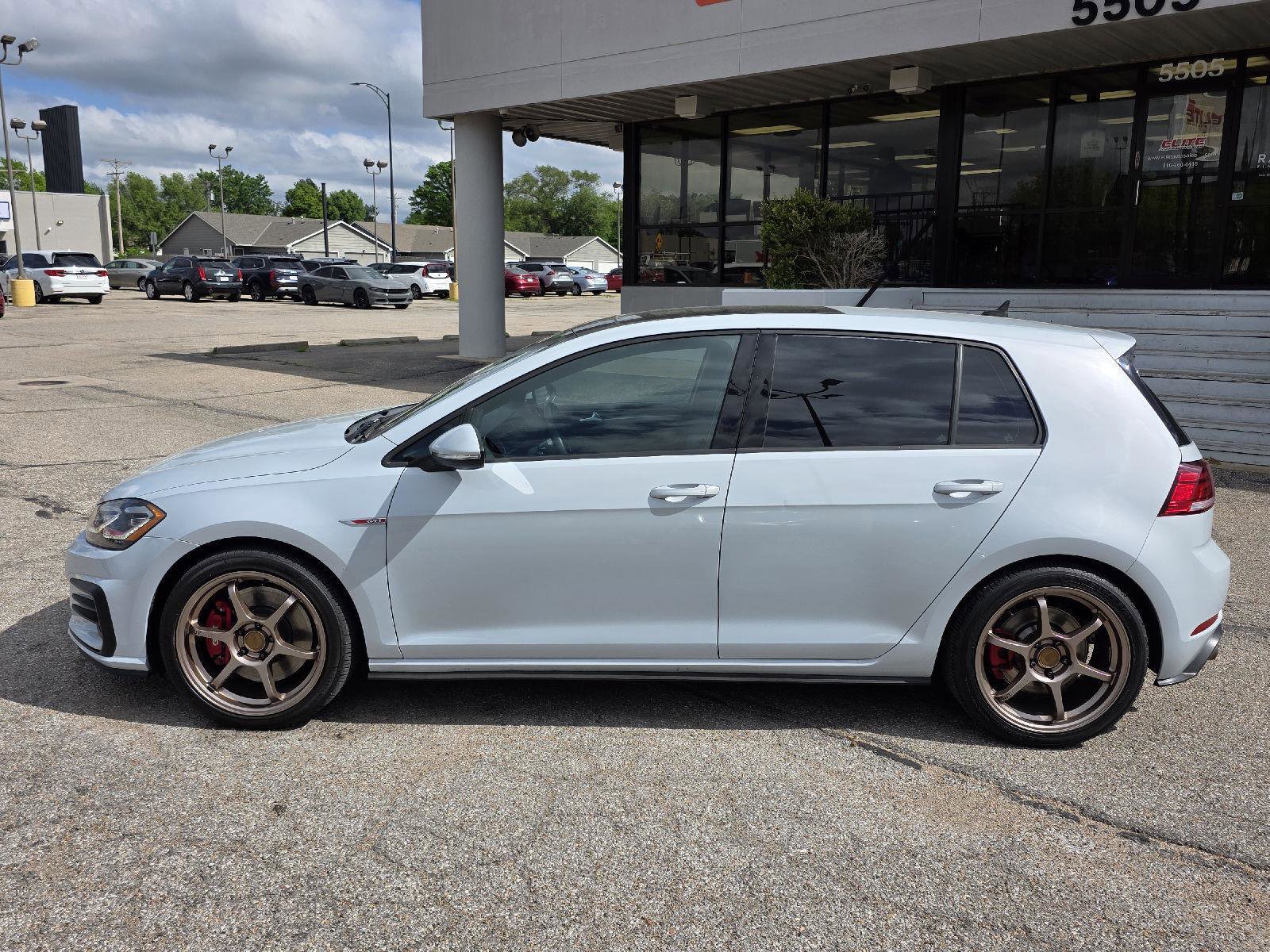 Used 2018 Volkswagen GTI SE w/ SE Leather Package FWD image 8