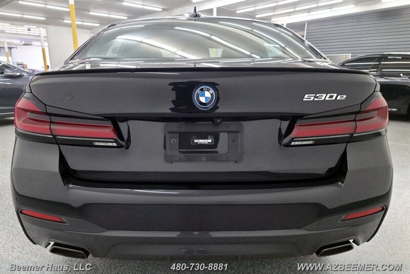 Used 2023 BMW 530e w/ M Sport Package RWD image 11