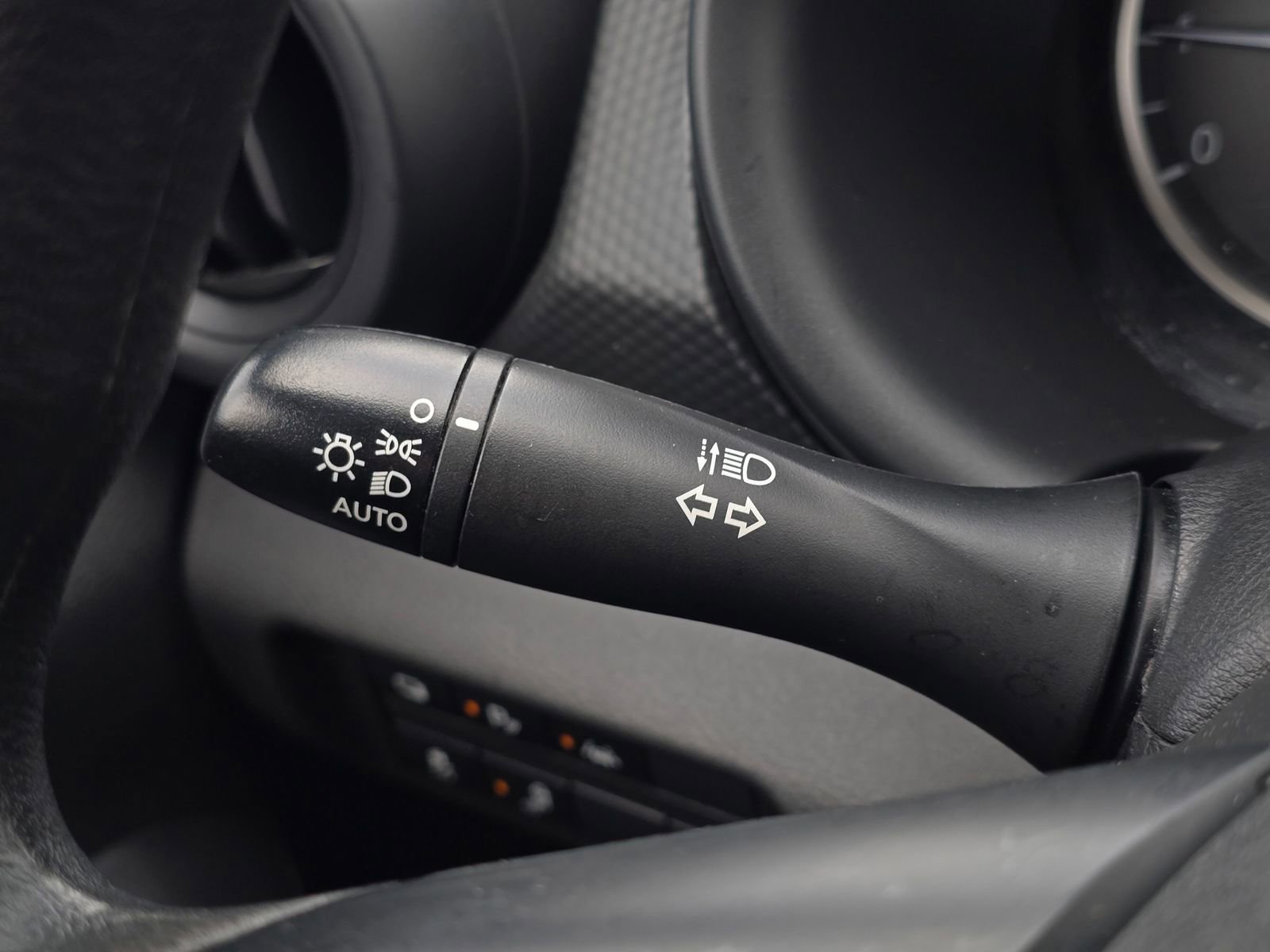 Used 2022 Nissan Kicks S FWD image 21