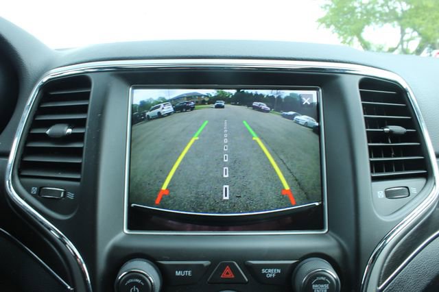 Used 2018 Jeep Grand Cherokee Limited AWD/4WD image 24