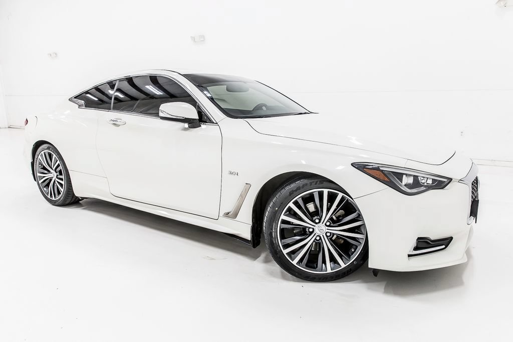 Used 2018 INFINITI Q60 3.0t Luxe w/ Sensory Package 3.0T Luxe RWD image 8
