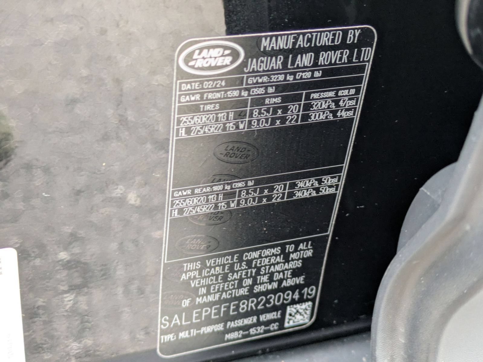 Used 2024 Land Rover Defender 110 SE AWD/4WD image 31