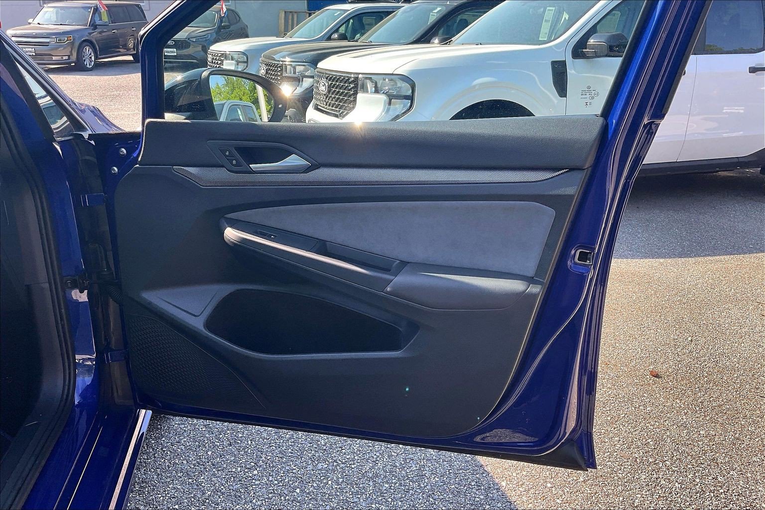 Used 2025 Volkswagen Golf w/ Euro Style Package AWD/4WD image 22