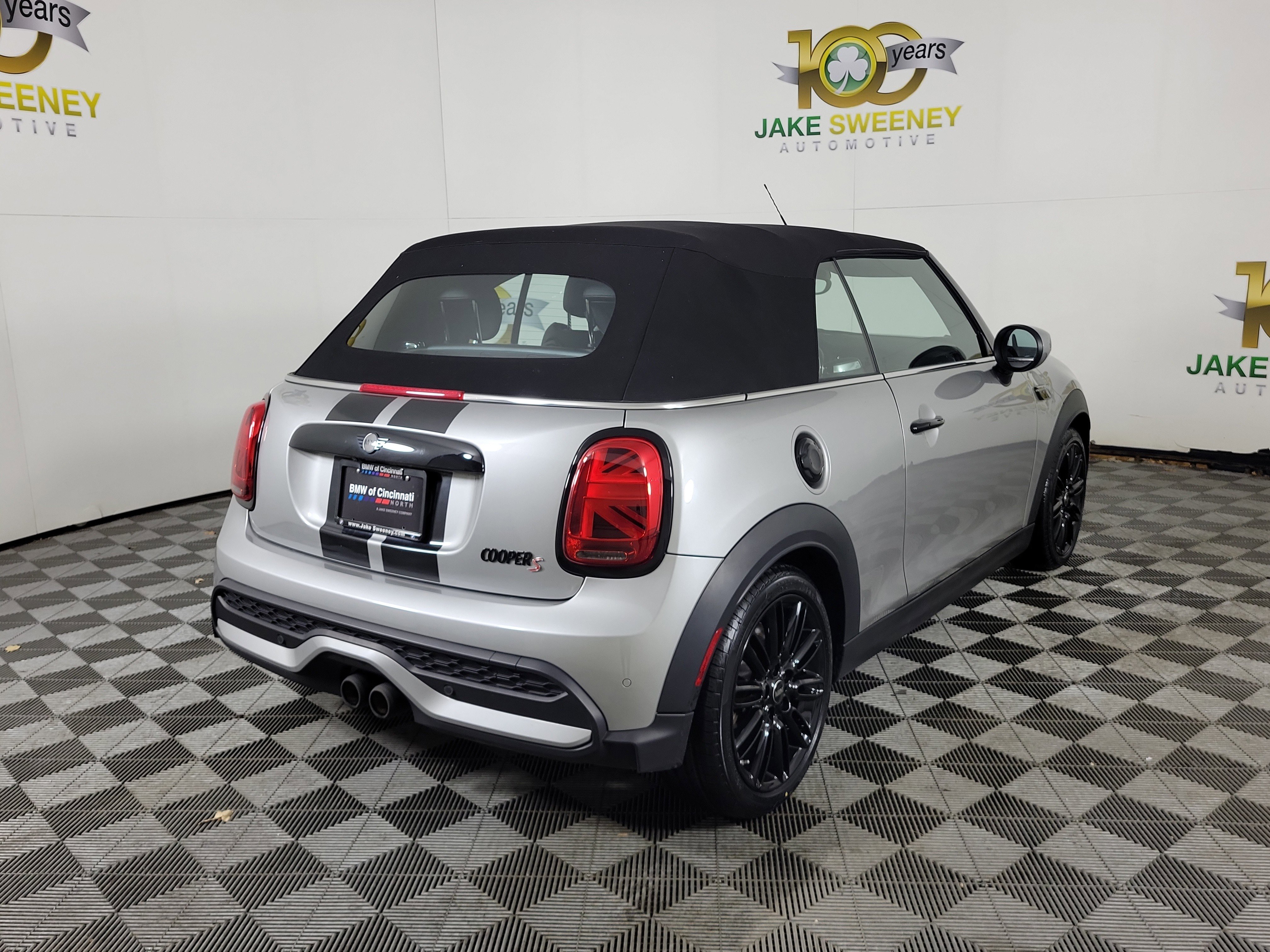 Used 2023 MINI Cooper S w/ Signature Upholstery Package image 7