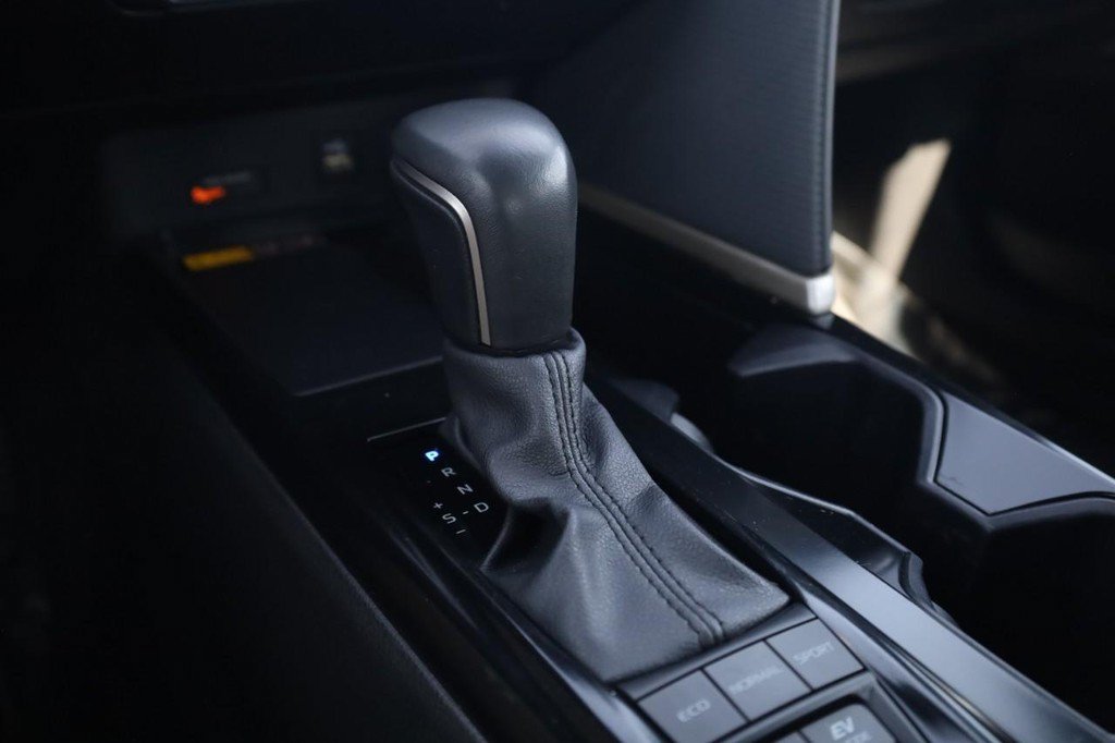 Certified 2025 Toyota Camry SE FWD image 19