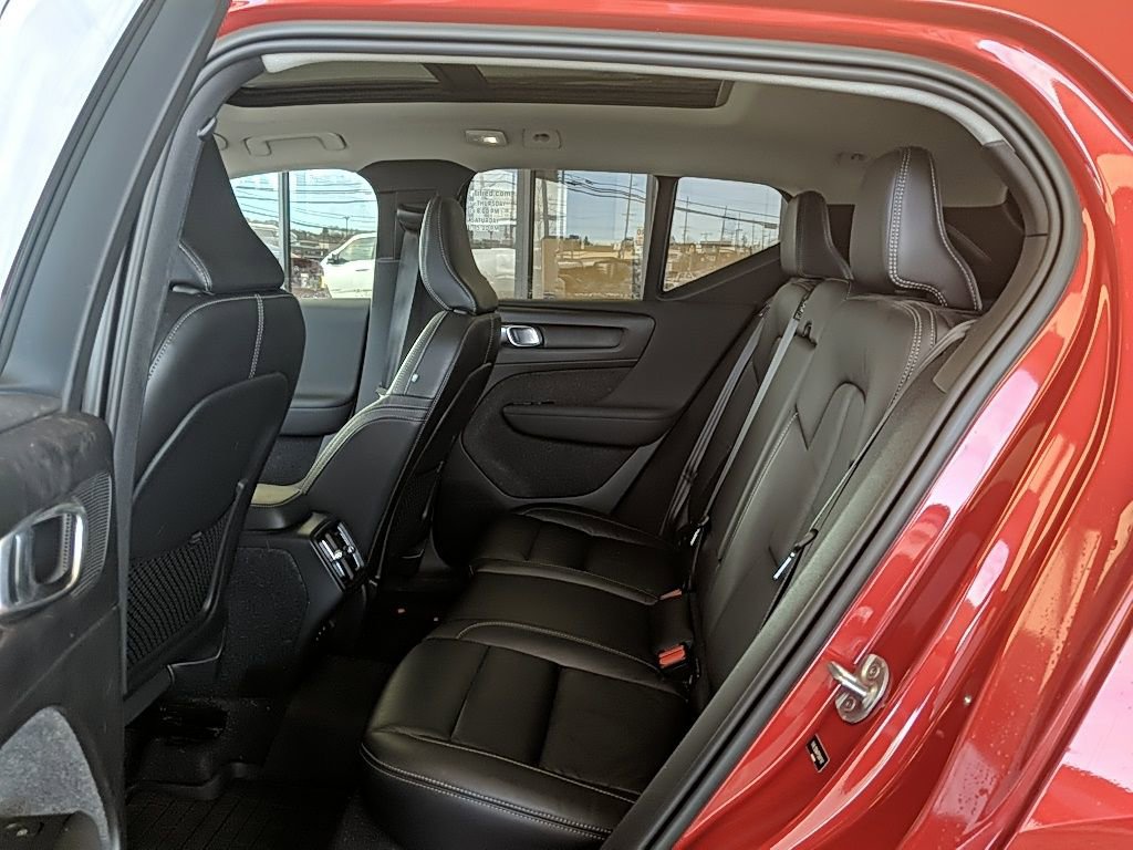 Used 2023 Volvo XC40 B5 Plus w/ Driver Assist Package AWD/4WD image 15