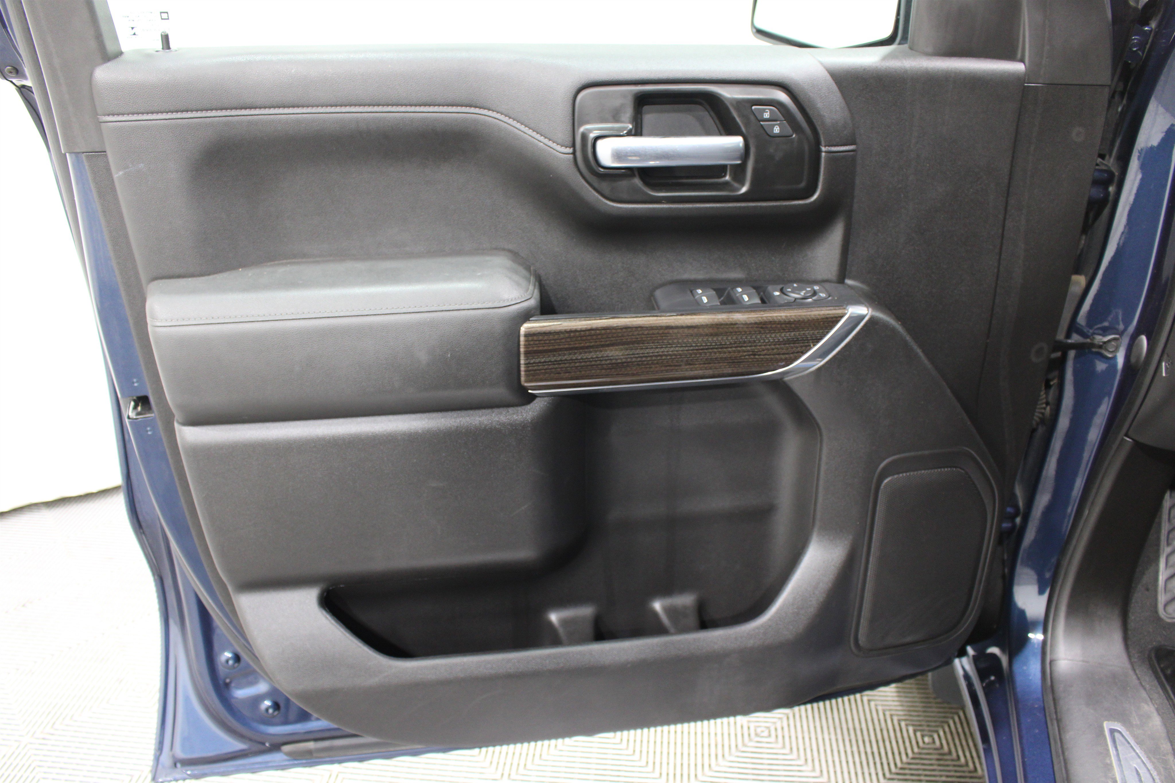 Used 2021 Chevrolet Silverado 1500 RST image 6