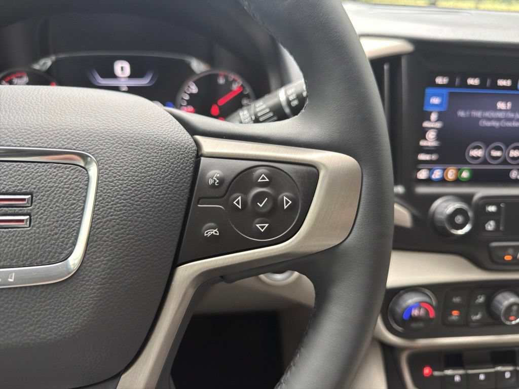 Used 2024 GMC Terrain Denali w/ Denali Premium Package AWD/4WD image 11