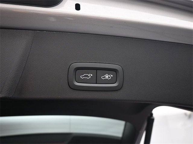 Used 2024 Volvo XC40 B5 Plus w/ Protection Package Premier image 31