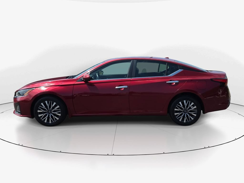 Used 2023 Nissan Altima 2.5 SV w/ SV Premium Package AWD/4WD image 10
