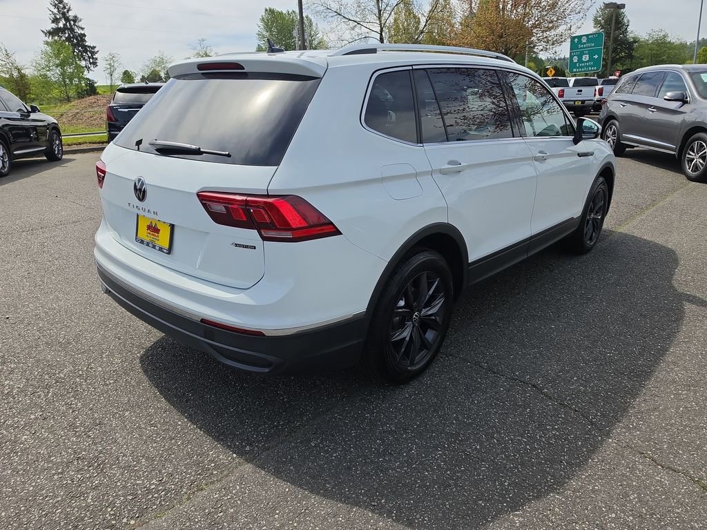 Used 2024 Volkswagen Tiguan SE AWD/4WD image 6