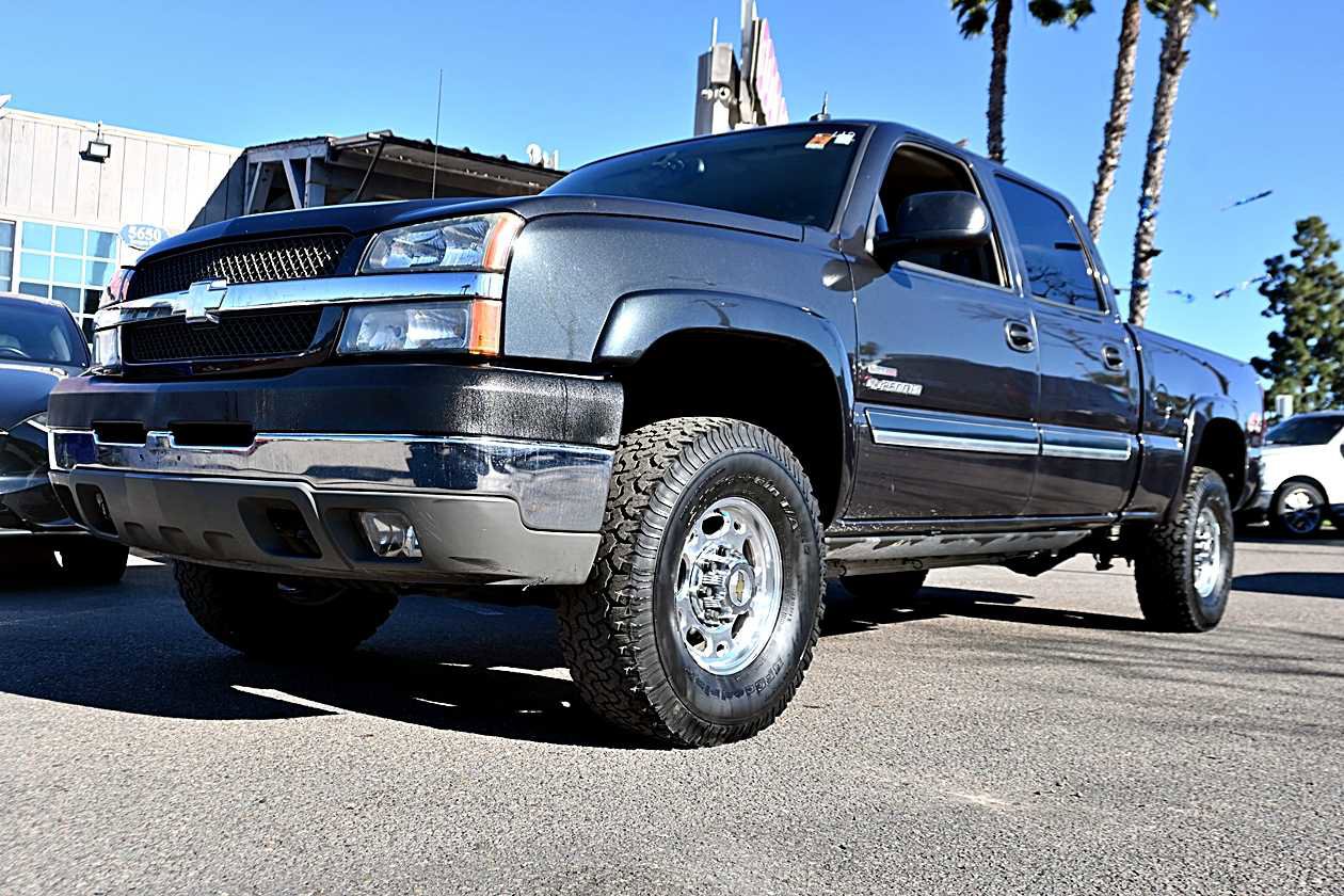 Used 2004 Chevrolet Silverado 2500 LT w/ Skid Plate Package image 1