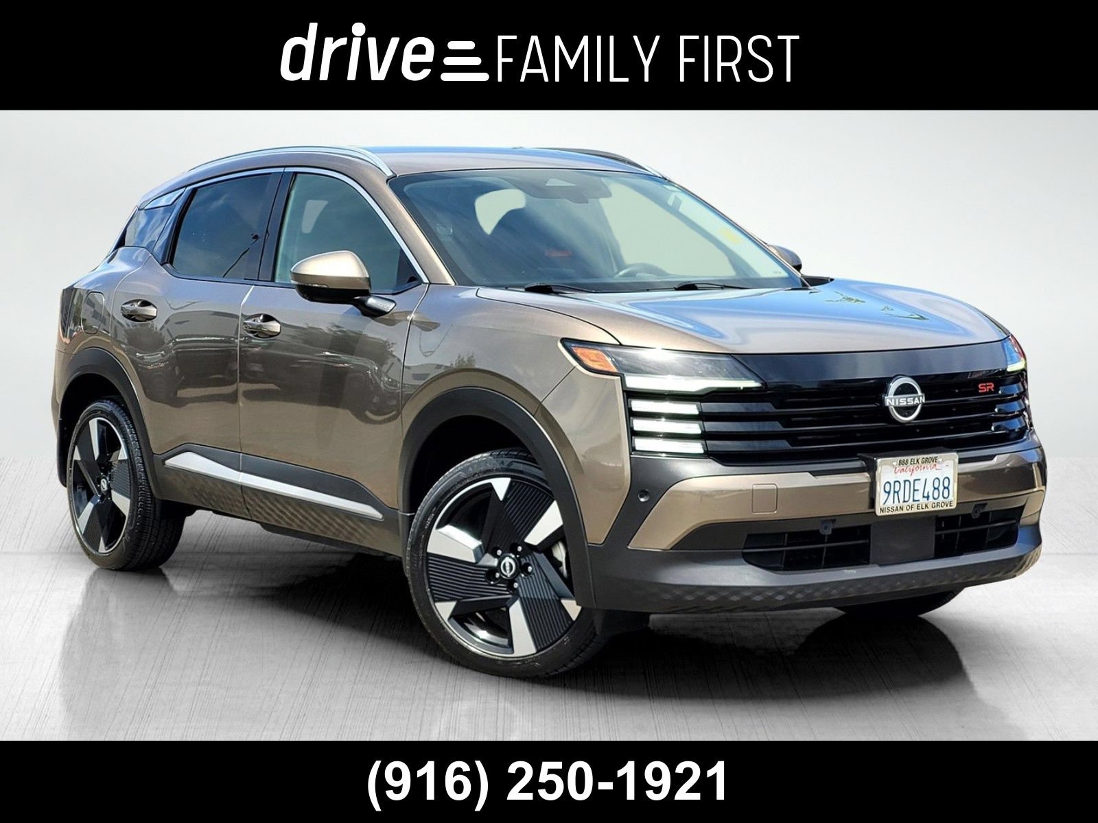 Used 2025 Nissan Kicks SR FWD image 1