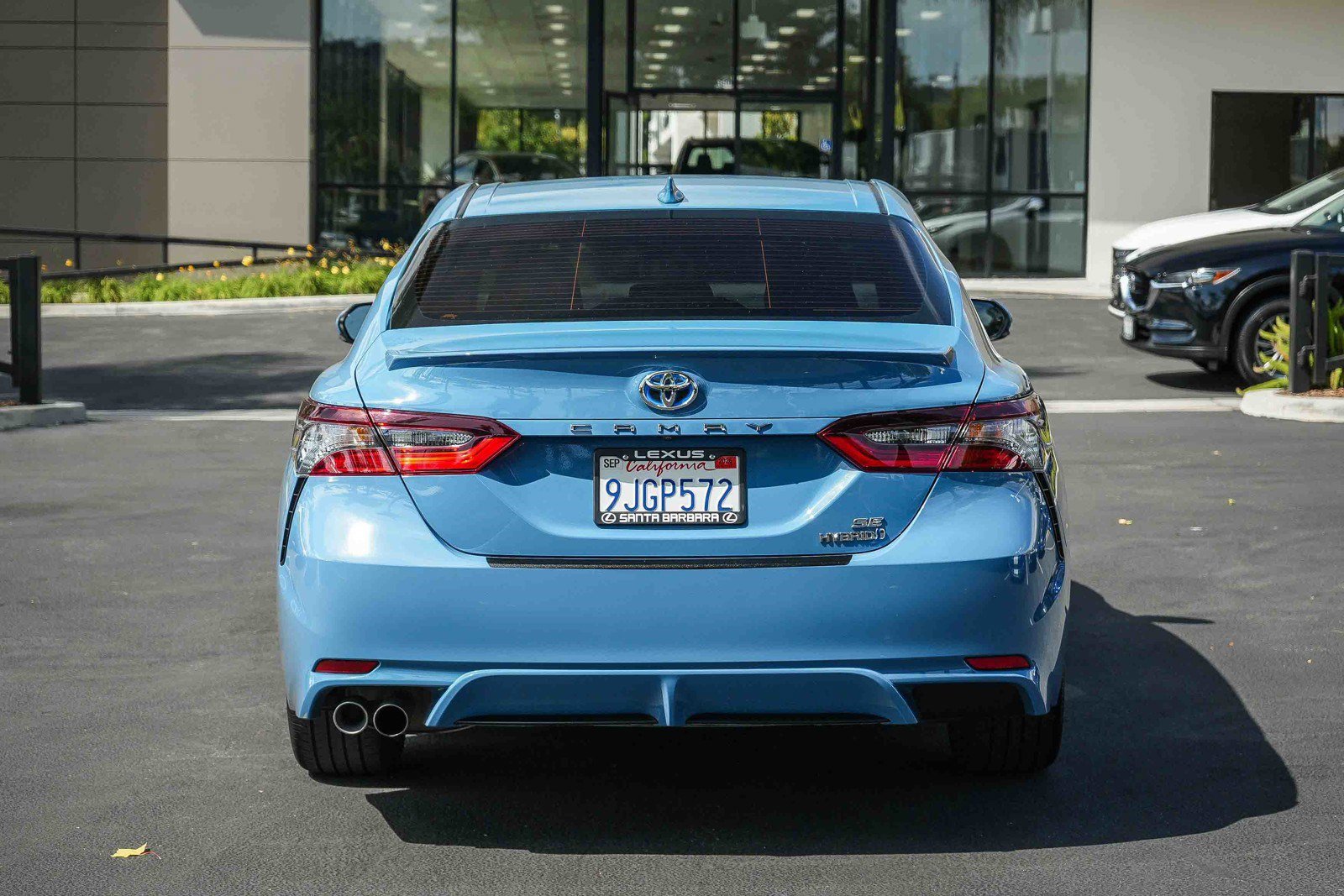 Used 2024 Toyota Camry SE w/ Cold Weather Package FWD image 5