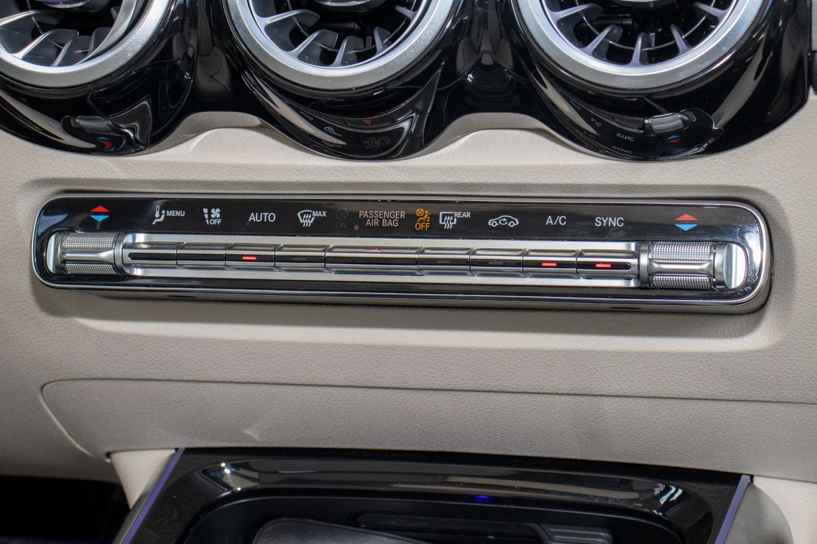 Used 2020 Mercedes-Benz GLB 250 image 23