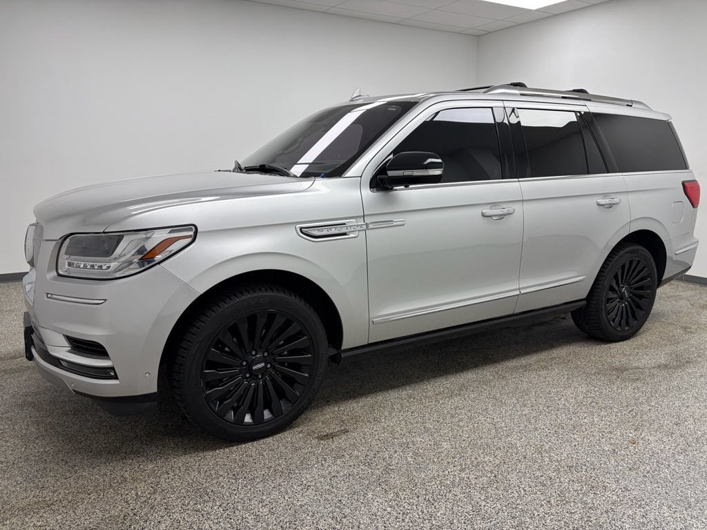 Used 2019 Lincoln Navigator Reserve AWD/4WD image 3