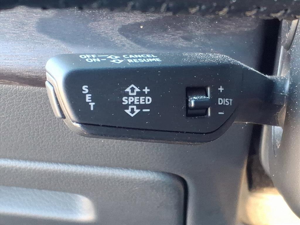 Used 2019 Audi Q8 Prestige w/ Luxury Package image 17