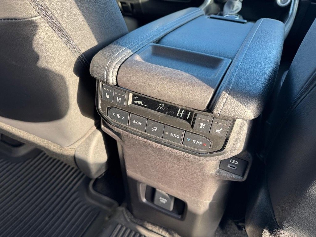 Used 2025 Toyota Grand Highlander AWD image 20