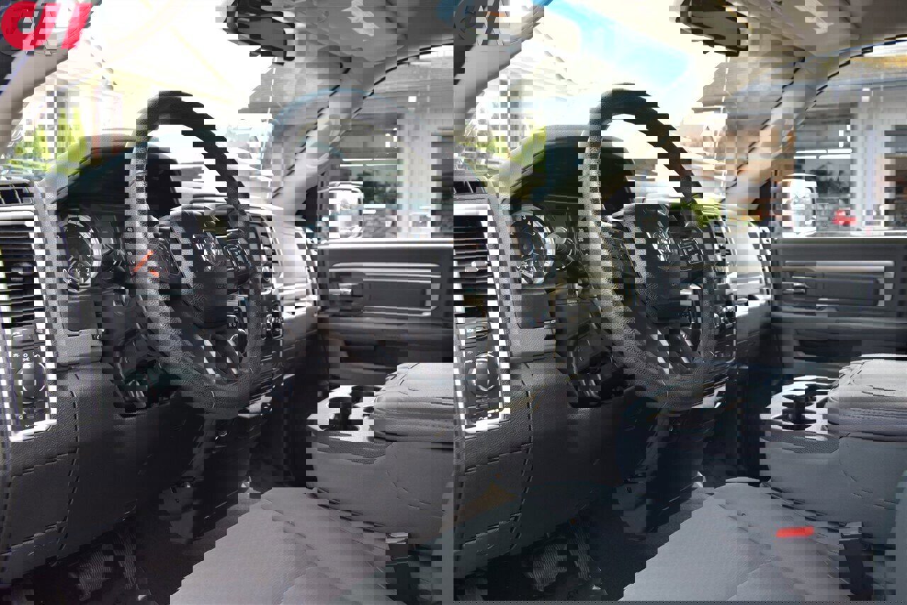 Used 2015 RAM 1500 Classic SLT image 3