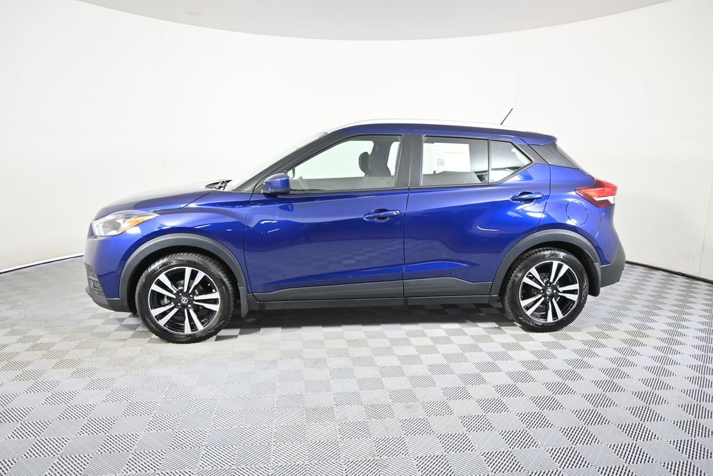 Used 2018 Nissan Kicks SV FWD image 2