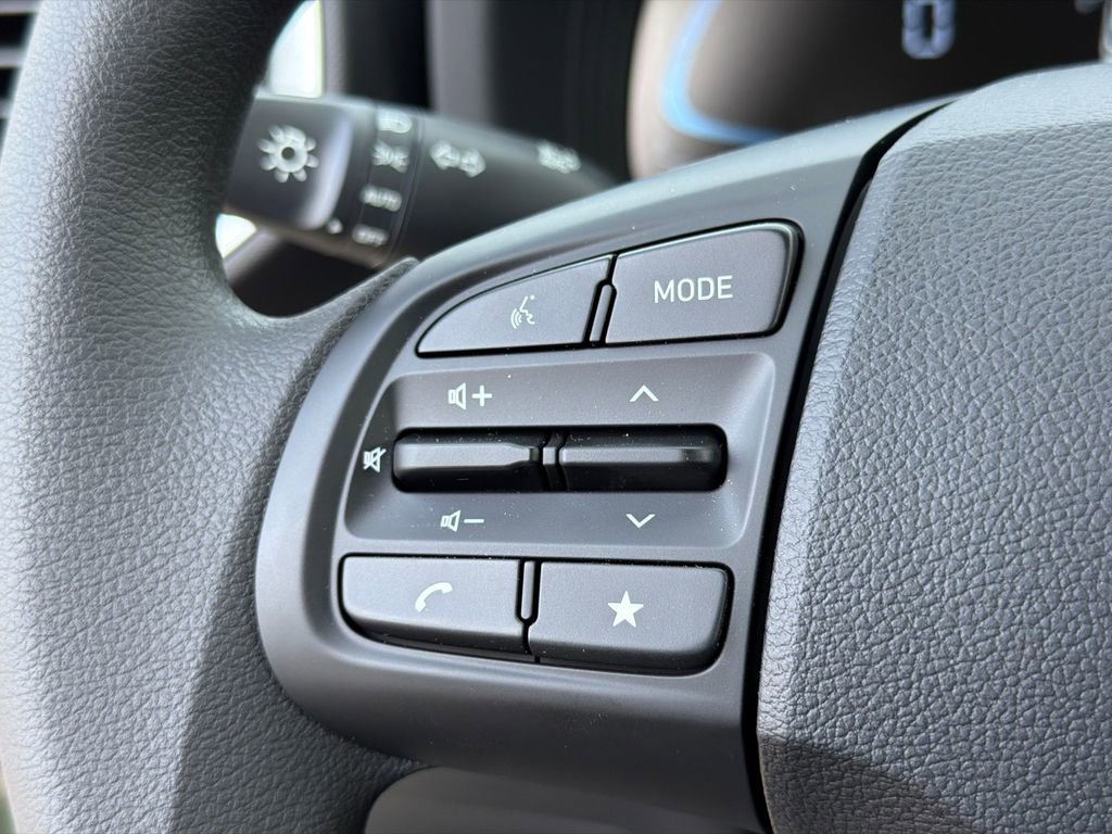 New 2026 Hyundai Venue SE image 24