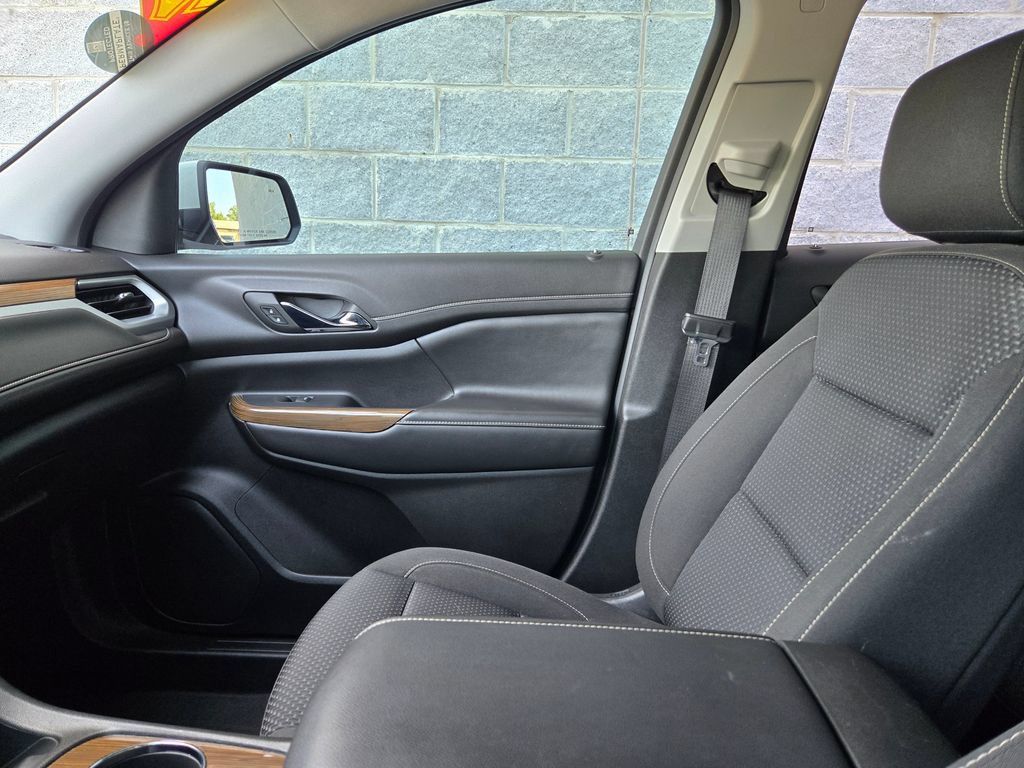 Used 2023 GMC Acadia SLE FWD image 29